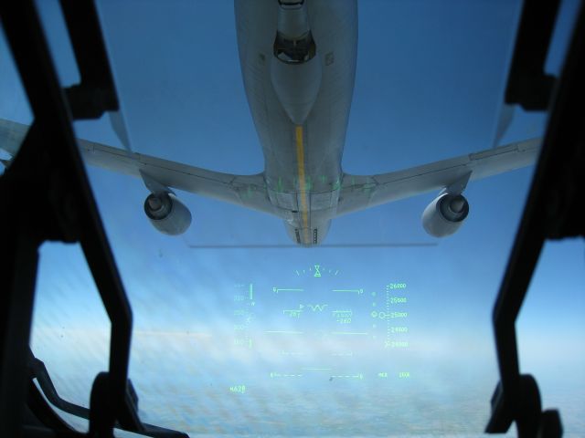 Boeing Globemaster III — - C-17 air refueling with a KC-135
