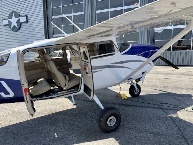 Cessna 206 Stationair (N145DJ) - Textron showcasing the T206's capabilities at the U.S. Aircraft Expo. 