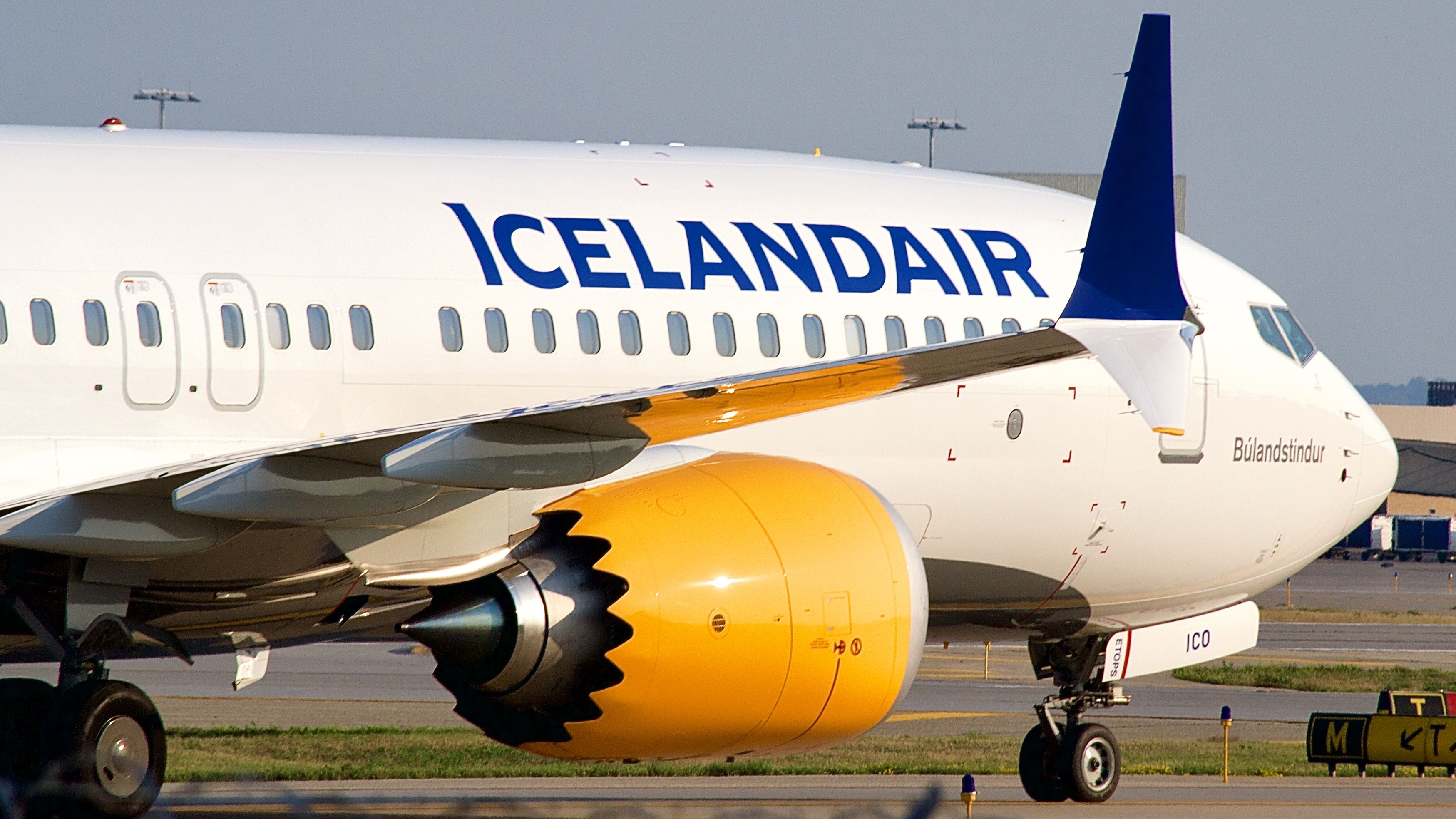 Boeing 737 MAX 8 (TF-ICO) - Icelandair returns to MSP with the 737 MAX.