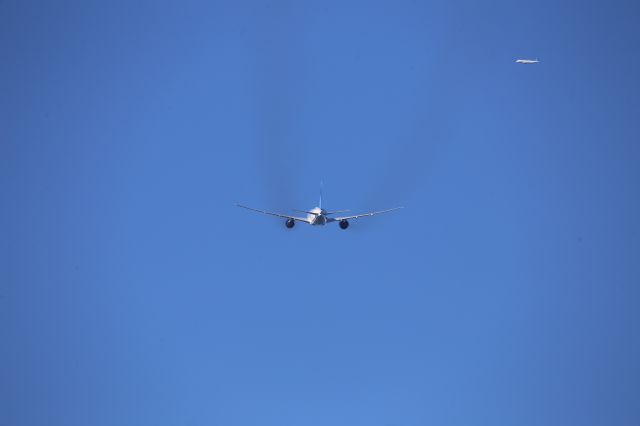 Boeing 777-200 (N772UA)