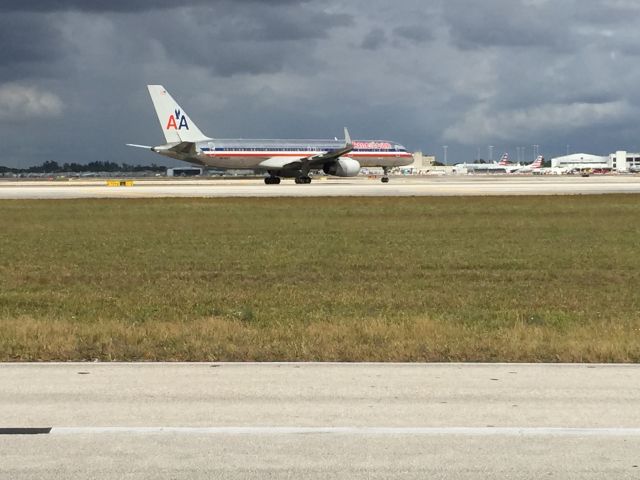 Boeing 757-200 (N649AA)