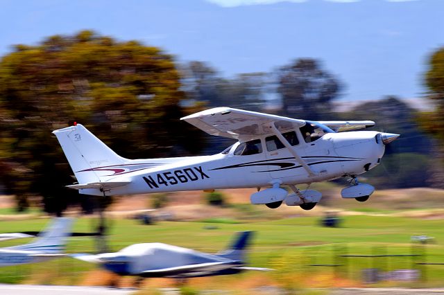 Cessna Skyhawk (N456DX) - Lifting off from KPAO for a scenic flight.