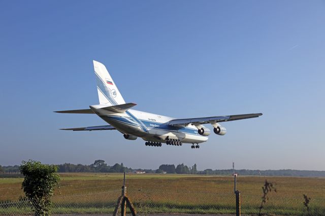 Antonov An-124 Ruslan (RA-82078) - landing du RA-82078 le 7 juin 2016 à Nantes