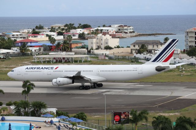 Airbus A340-300 (F-GLZO)