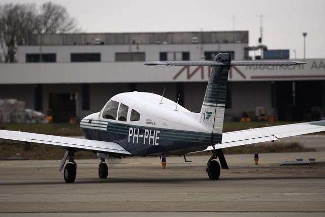 Piper Arrow 4 (PH-PHE)