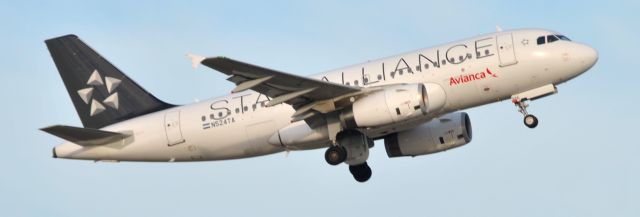 Airbus A319 (N524TA)