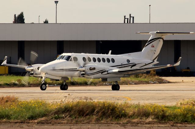 Beechcraft Super King Air 350 (OO-GMJ)