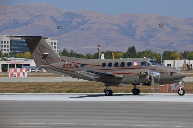 Beechcraft Super King Air 200 (N20LM)