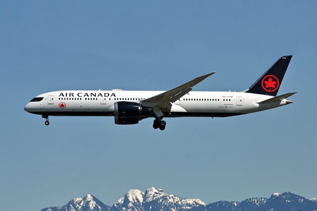 Boeing 787-9 Dreamliner (C-FVNF)