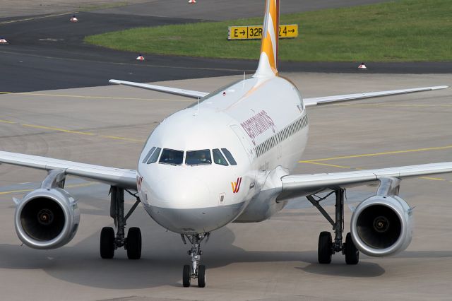 Airbus A320 (D-AGWX)