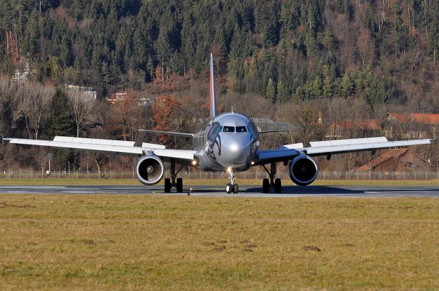 Airbus A320 (OE-LEH)