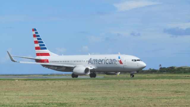 Boeing 737-800 (N873NN)