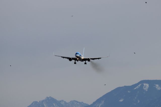 Boeing 757-200 (G-BYAY)