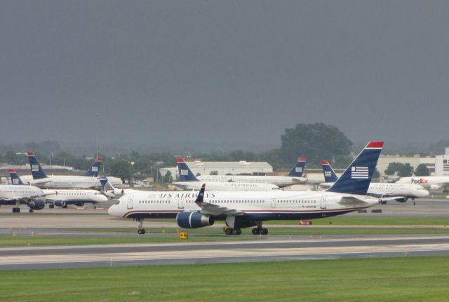 Boeing 757-200 (N942UW) - AIRPORT CONGESTION AFTER STORM DELAY