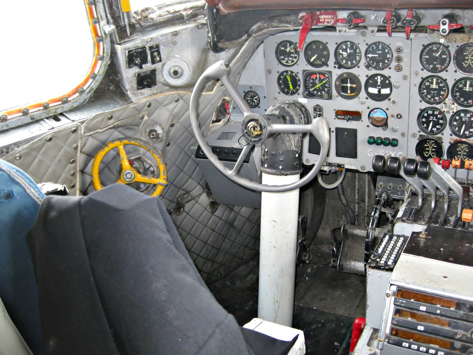 Douglas DC-6 (G-SIXC)