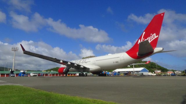 Airbus A330-200 (G-VMIK)