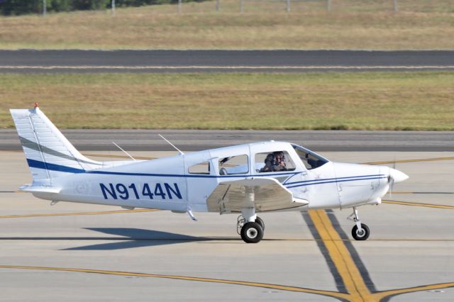 Piper Cherokee (N9144N)