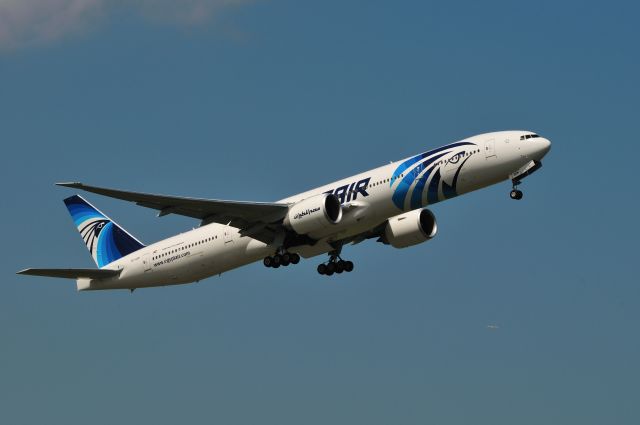 BOEING 777-300 (SU-GDM) - 2010/8/7