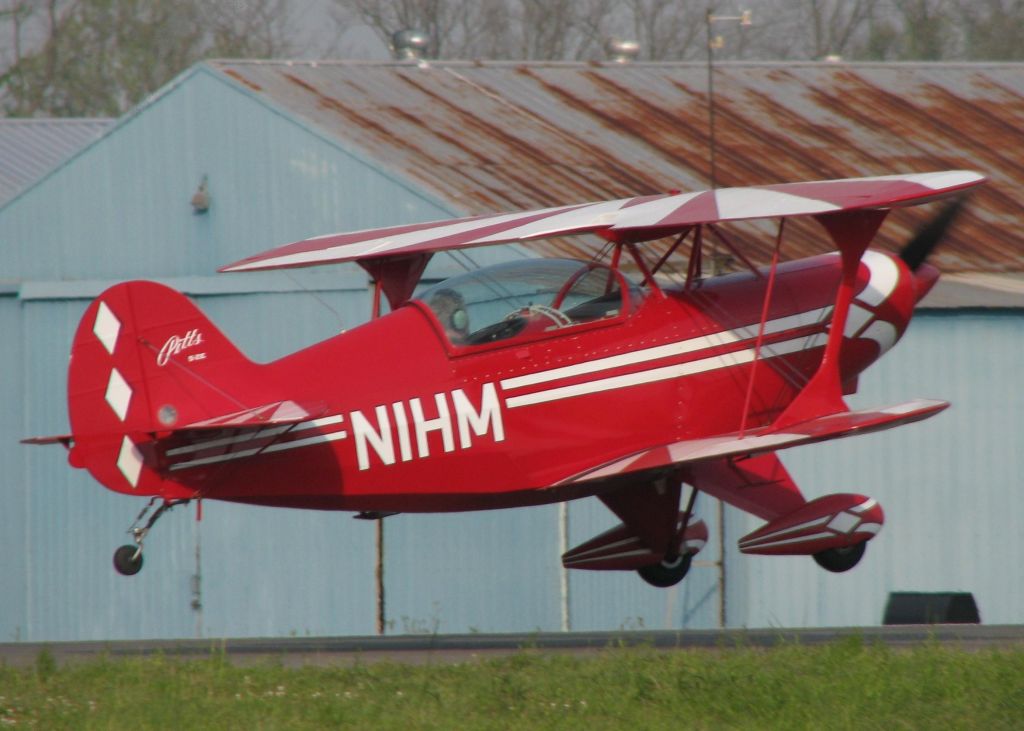 N1HM — - Touching down on 14 at the Shreveport Downtown airport.