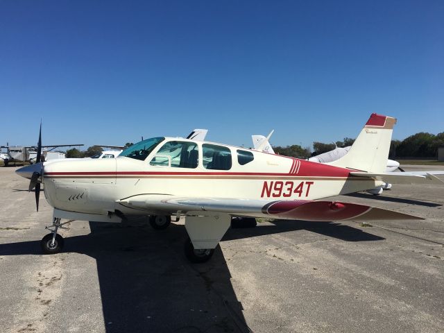 Beechcraft Bonanza (33) (N934T)