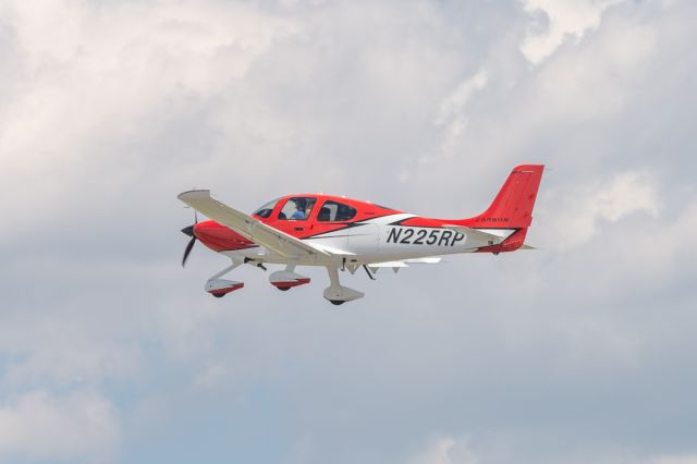 Cirrus SR-20 (N225RP) - .