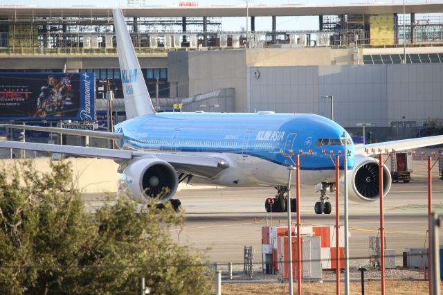 Boeing 777-200 (PH-BQN)