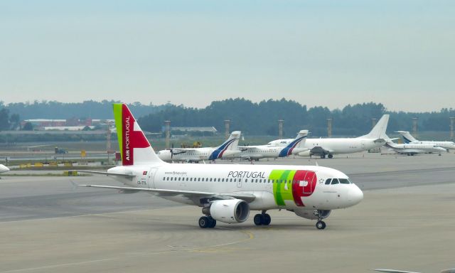 Airbus A319 (CS-TTS) - TAP Airbus A319-112 CS-TTS in Porto 