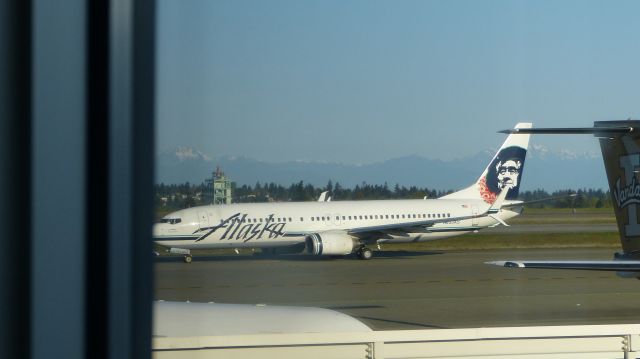 Boeing 737-900 —