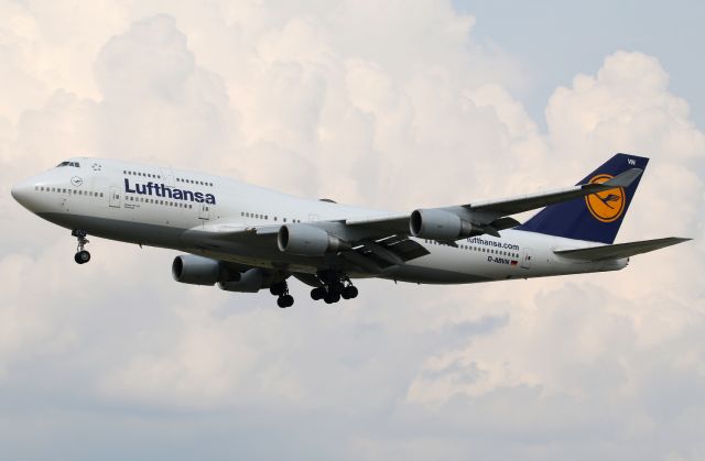 Boeing 747-400 (D-ABVN)