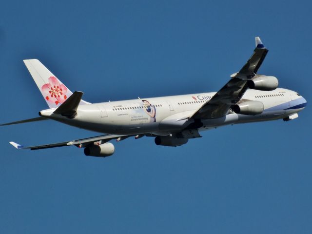 Airbus A340-300 (B-18806)