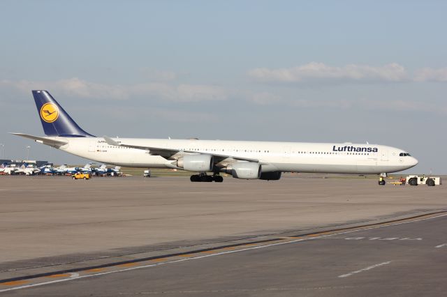 Airbus A340-600 (D-AIHK)