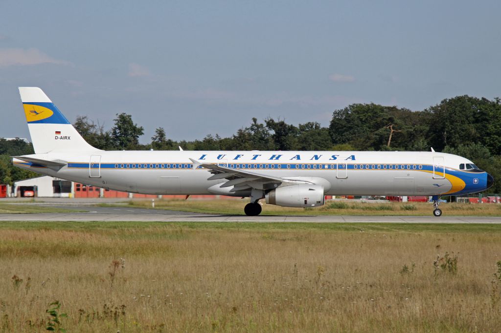 Airbus A321 (D-AIRX) - RetroJet