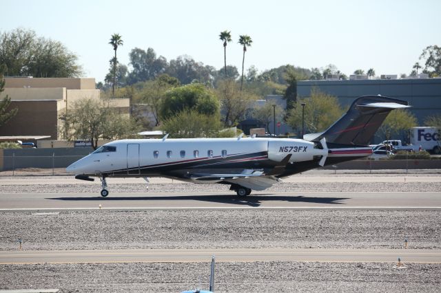 Bombardier Challenger 300 (N573FX)