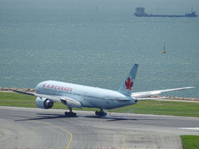 BOEING 777-300ER (C-FNND)