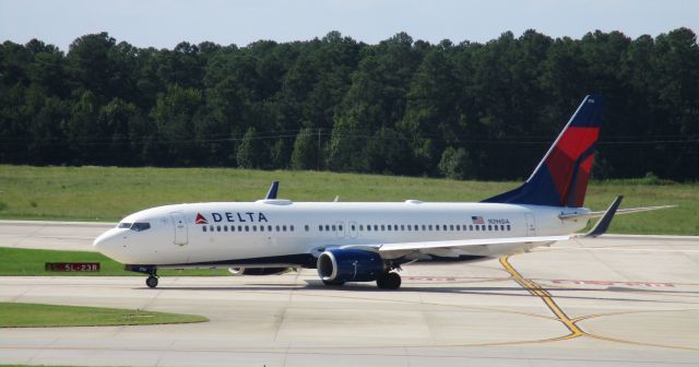 Boeing 737-800 (N396DA) - In from SLC.