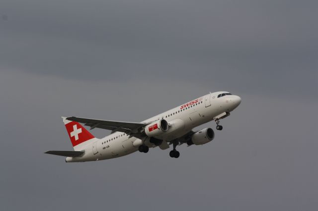 Airbus A321 (HB-IJS)