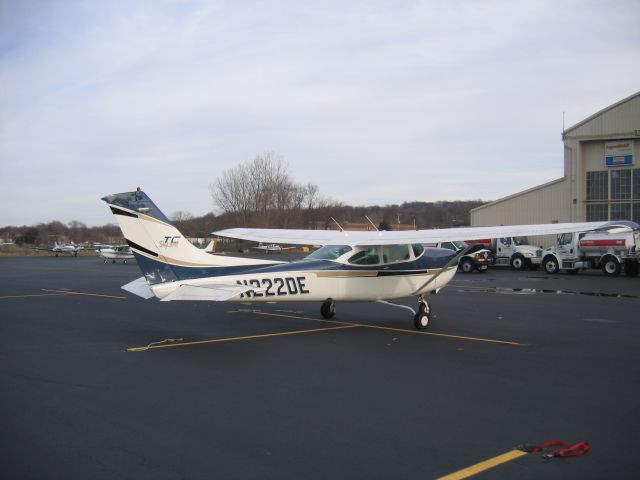 Cessna Skylane RG (N222DE)