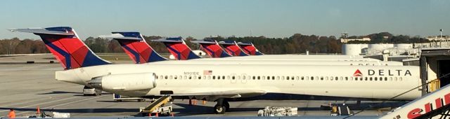 McDonnell Douglas MD-88 (N901DE) - MD-88s as far as the eye can see!