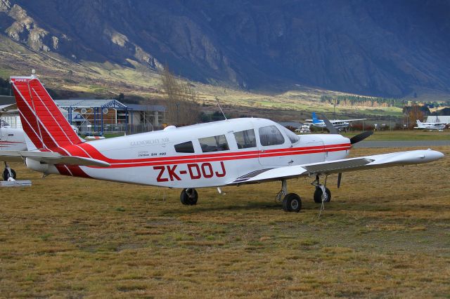 Piper Saratoga (ZK-DOJ) - Glenorchy Air