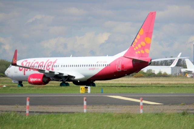 Boeing 737-800 (VT-SGH) - Seen here on 3-May-22 having arrived for storage on 27-Oct-21.