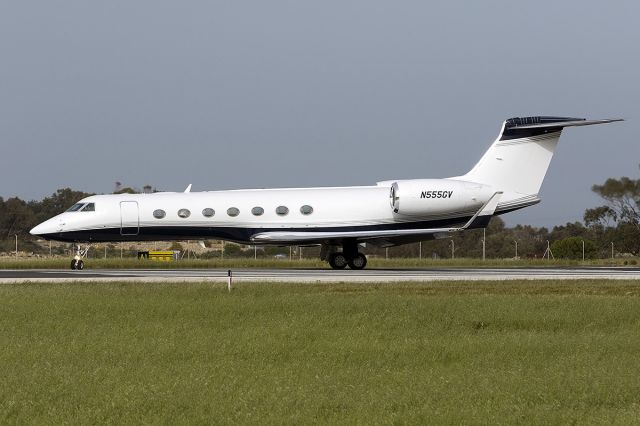 — — - Gulfstream V N555GV