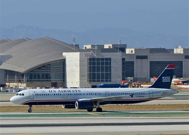 Airbus A321 (N546UW)