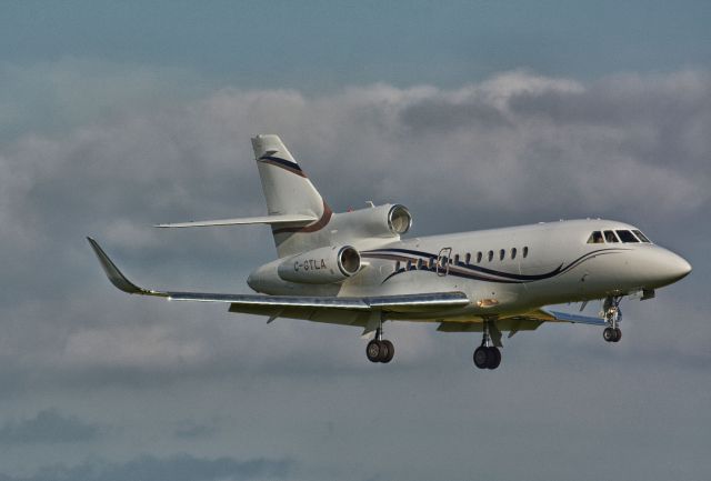 Dassault Falcon 900 (C-GTLA) - Landing in CYHU, 25-09-2019