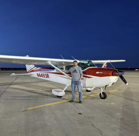 Cessna Skyhawk (N4493R) - Solo flight completed!