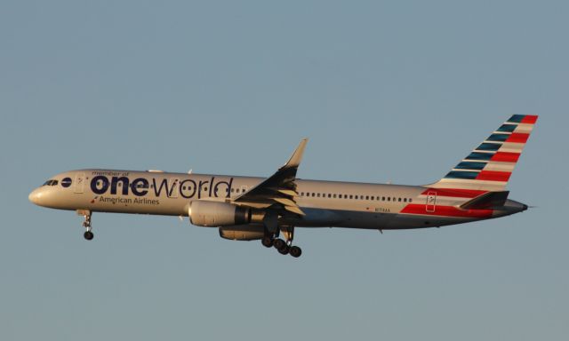 Boeing 757-200 (N174AA)