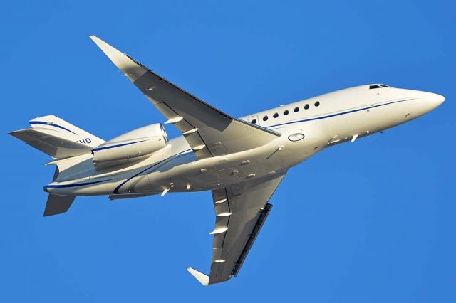 Dassault Falcon 2000 (N87HD) - Falcon 2000 EX N87HD at Phoenix Sky Harbor on December 15, 2017. 