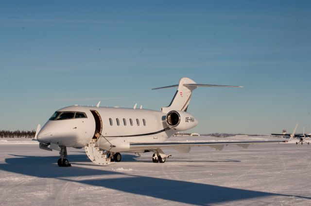 Bombardier Challenger 300 (OE-HAA)