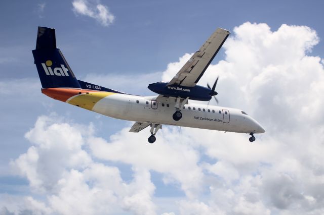 de Havilland Dash 8-400 (V2-LGA)