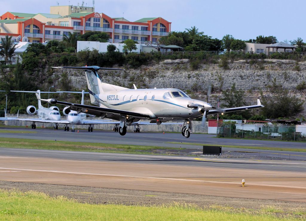 Pilatus PC-12 (N523JL)