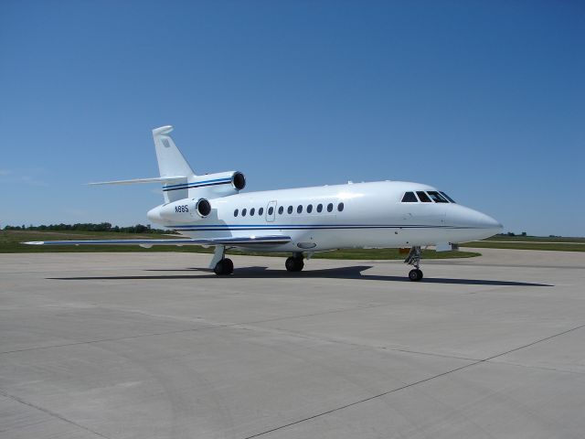 Dassault Falcon 900 (N885)